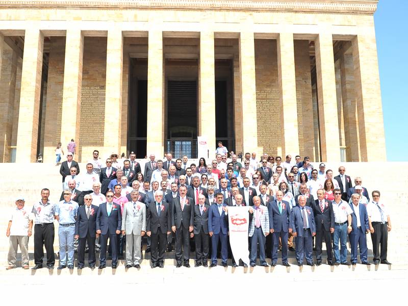 29.07.2015 Tarihin'de Tüm başkanlarımız ile birlikte Anıtkabir resmi ziyaret gerçekleştirdik.