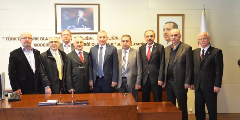 27.11.2013 Tarihin'de Belediye Başkanımız Sayın Osman ZOLAN'ı makamında ziyaret gerçekleştirdik.