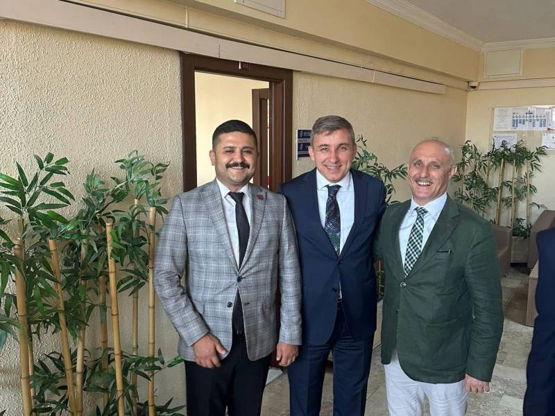 15.08.2024 tarihin'de Bugün TEMFED (Türkiye Tüm Emlak Müşavirleri Federasyonu) Yönetimi, olarak Tapu Kadastro Genel Müdürü Sn. Hakan GEDİKLİ  ve Tapu Daire Başkanı Sn. Hasan ÇELİK i ziyarette bulunduk.